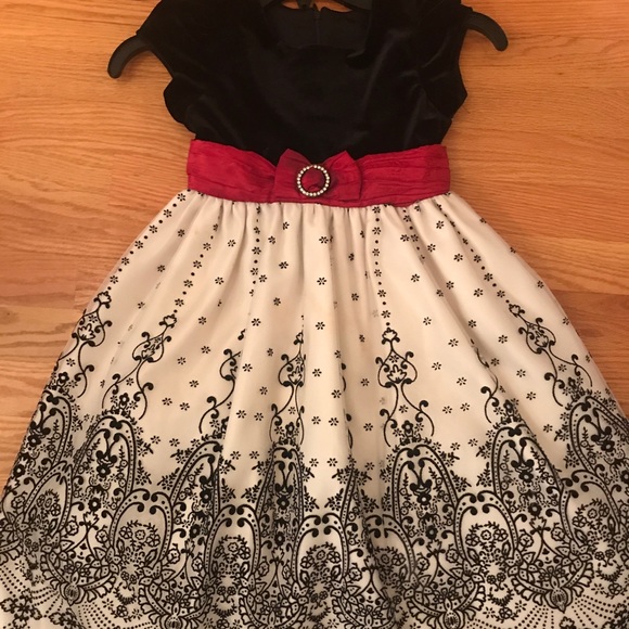 Kids holiday dresses,worn 1x! Excellent condition - Picture 2 of 3